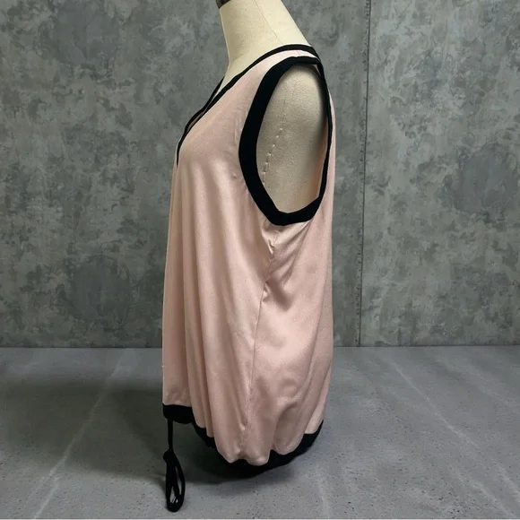 ***LIKE NEW**** Ivanka Trump Pink and Black Sleeveless Blouse - Picture 3 of 6